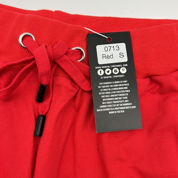 RAW OWN THE NOW MENS SIZE SMALL GRAPHIC PATCH 2 POCKET RED SHORTS - Picture 8 of 11